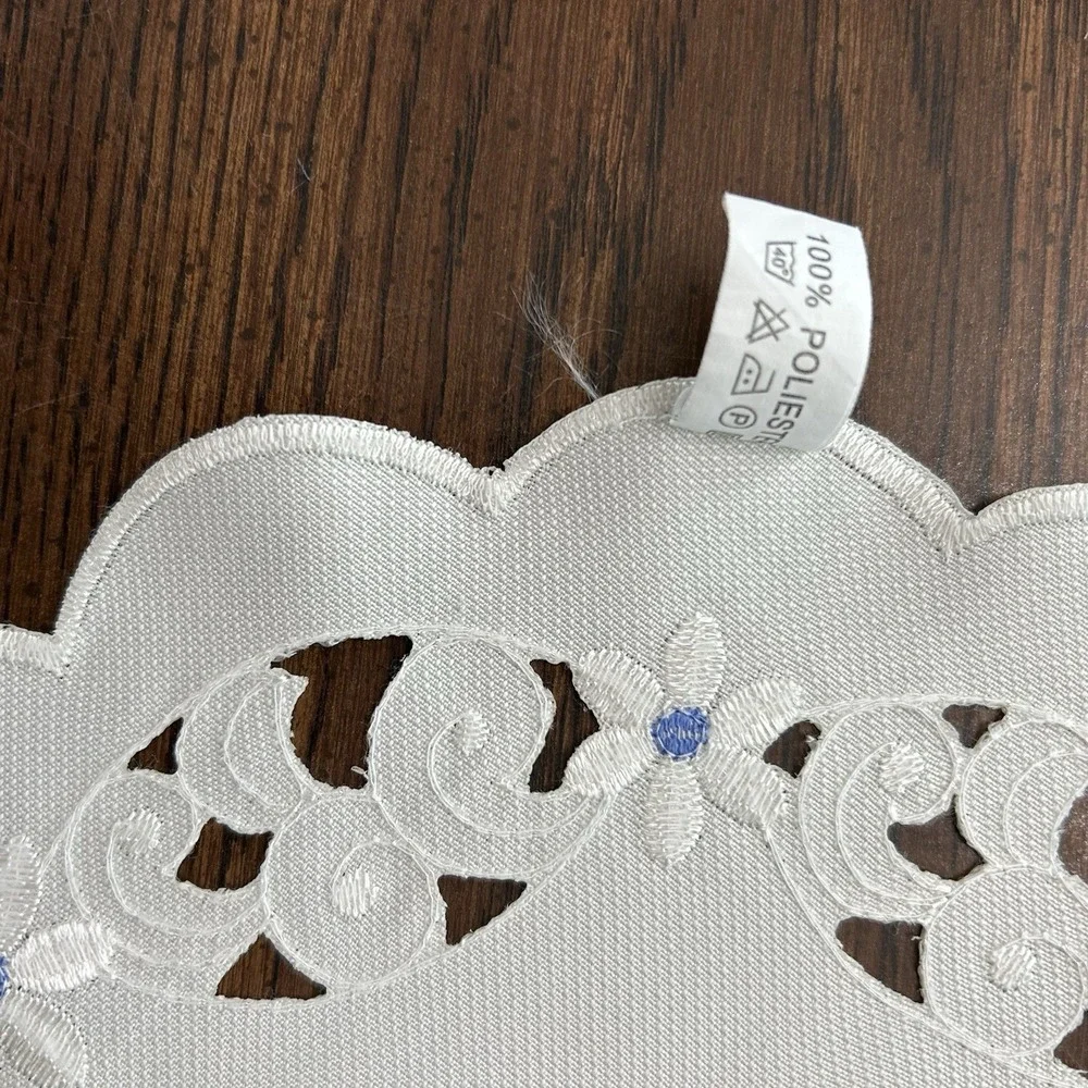 White Embroidered Floral Doily Blue‎ Green Outwork Scallop Border 11